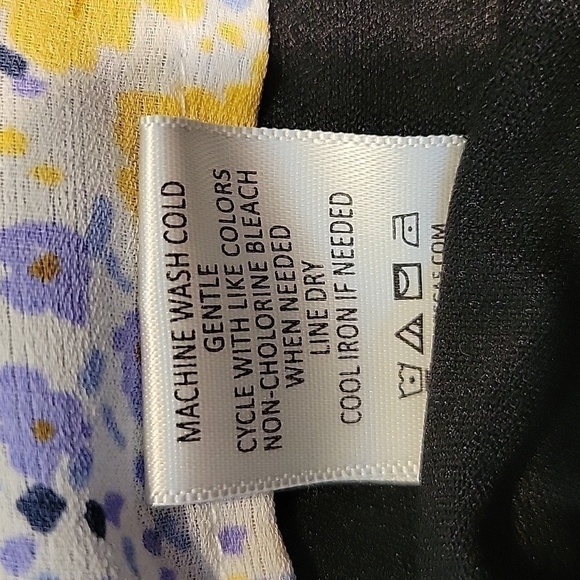 JUN & IVY blue & yellow floral dress. Ties at shoulder size is Large Juniors. - Picture 10 of 10